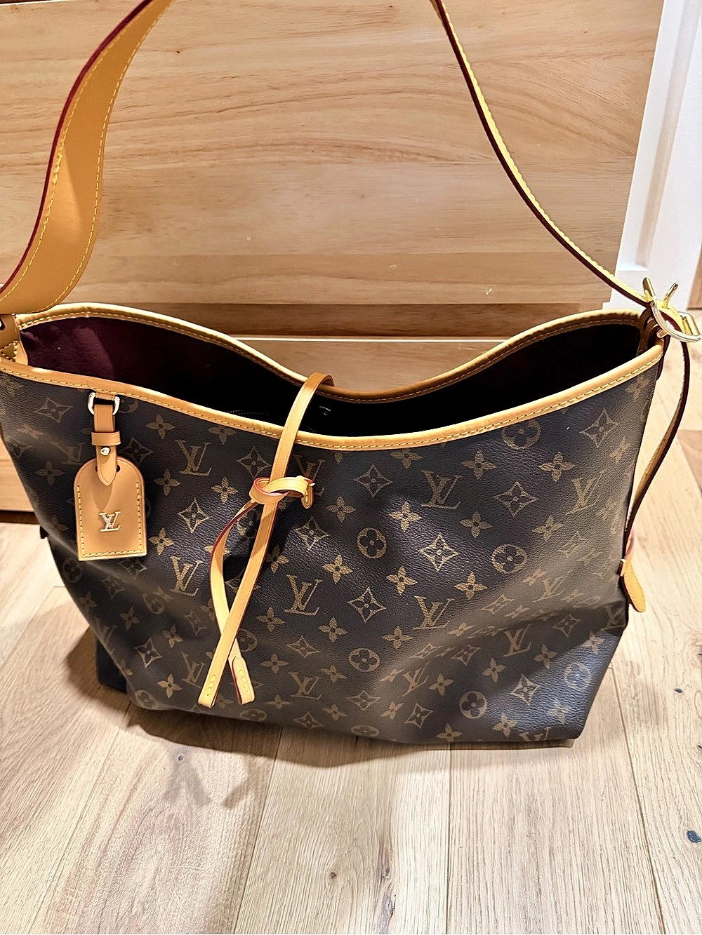 Neverfull MM Monogram Shoulder Bag in Brown & Tan
